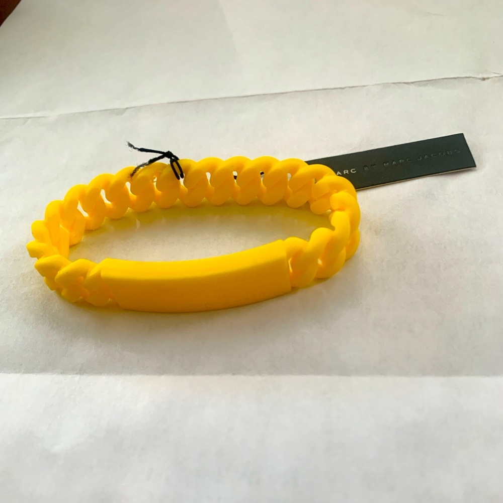 NWT MARC BY MARC JACOBS - Silicone Chain Bracelet in safety yellow OS